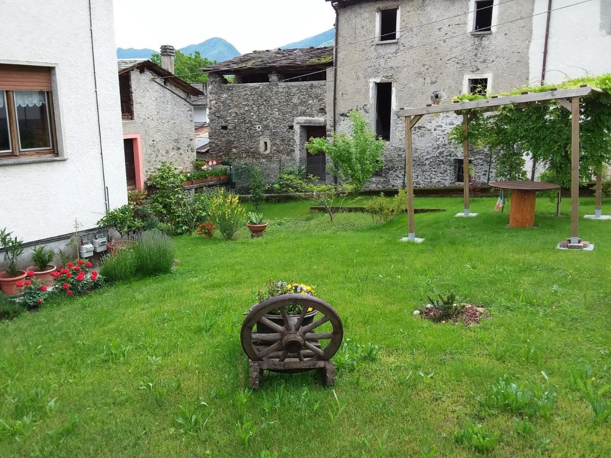 B & B Sentiero Valtellina Castello dell'Acqua Exterior foto